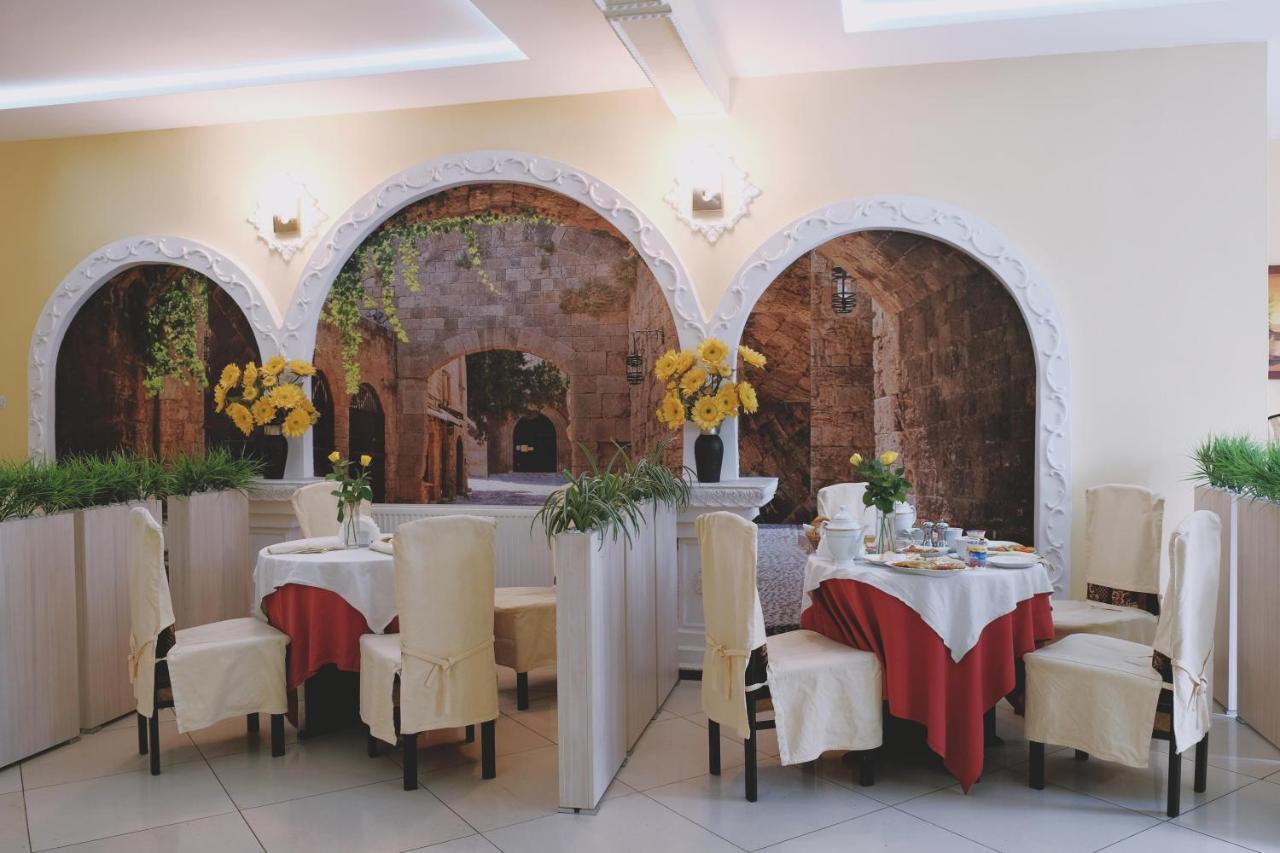 Zajazd Restauracja Paradise ツァプリネク エクステリア 写真