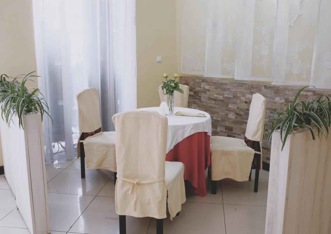 Zajazd Restauracja Paradise ツァプリネク エクステリア 写真